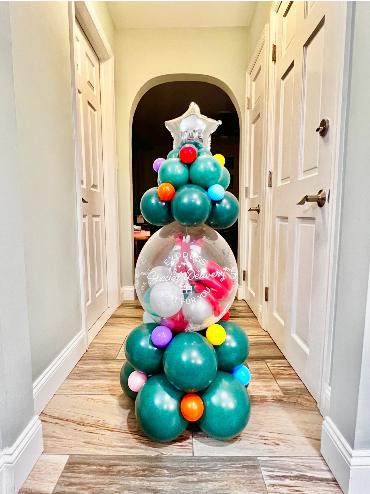 Santa’s Helper Balloon